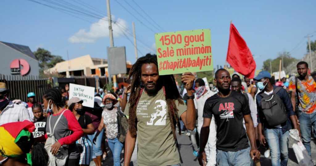 Haiti increases the minimum wage by 54% after protests by garment workers