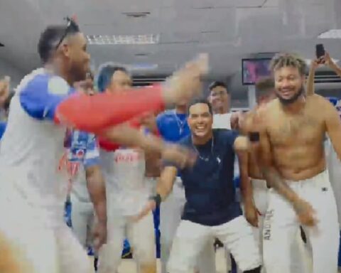 Historical, Caymans to the grand finale of the Caribbean Baseball Series