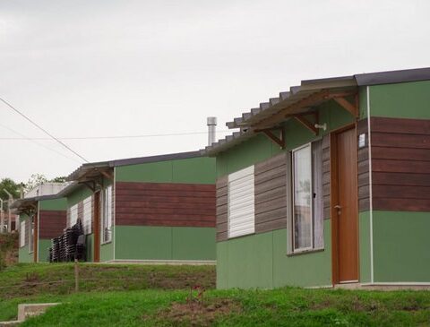 Homes with wood: Mevir managed to cut costs by 40% and time by half