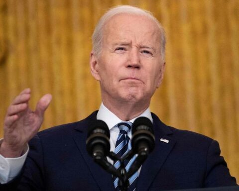 Joe Biden announces economic sanctions and export restrictions on Russia