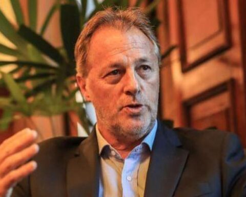 Jorge Muñoz: "This cabinet, patched up with red thread, leaves Pedro Castillo in a weak and vulnerable situation"