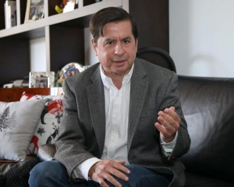 Juan Fernando Cristo withdraws his presidential aspiration