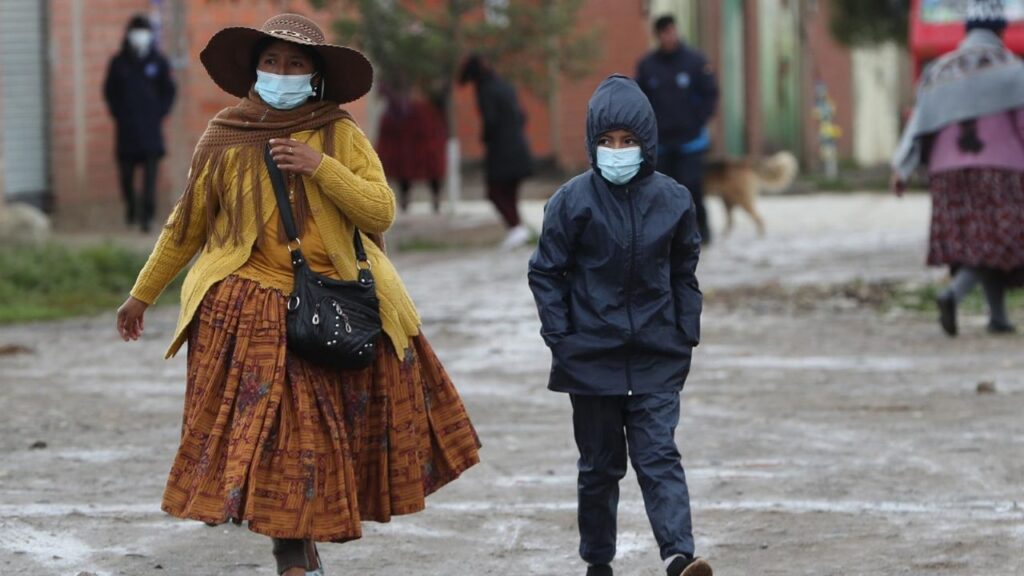 La Paz headquarters will analyze whether it is advisable to stop using chinstraps in open spaces