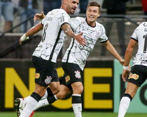 Led by Renato Augusto, Corinthians beats Mirassol in Paulista