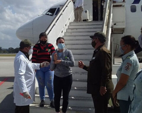 Mexico returns to Cuba 46 migrants who sought to enter the US