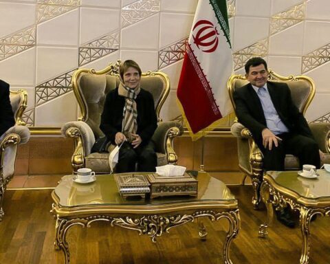 Minister travels to Iran to try to expand fertilizer supply