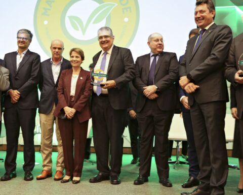 Ministry awards 17 organizations with the More Integrity Seal