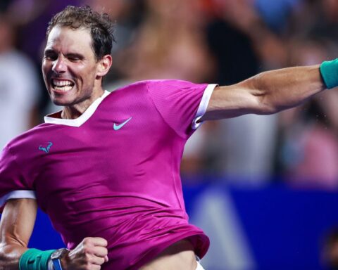 ACAPULCO, MEXICO - FEBRUARY 26: Rafael Nadal of Spain celebrates after winning the final match between Rafael Nadal of Spain and Cameron Norrie of Great Britain as part of the Telcel ATP Mexican Open 2022 at Arena GNP Seguros on February 26, 2022 in Acapulco, Mexico. (Photo by Hector Vivas/Getty Images)