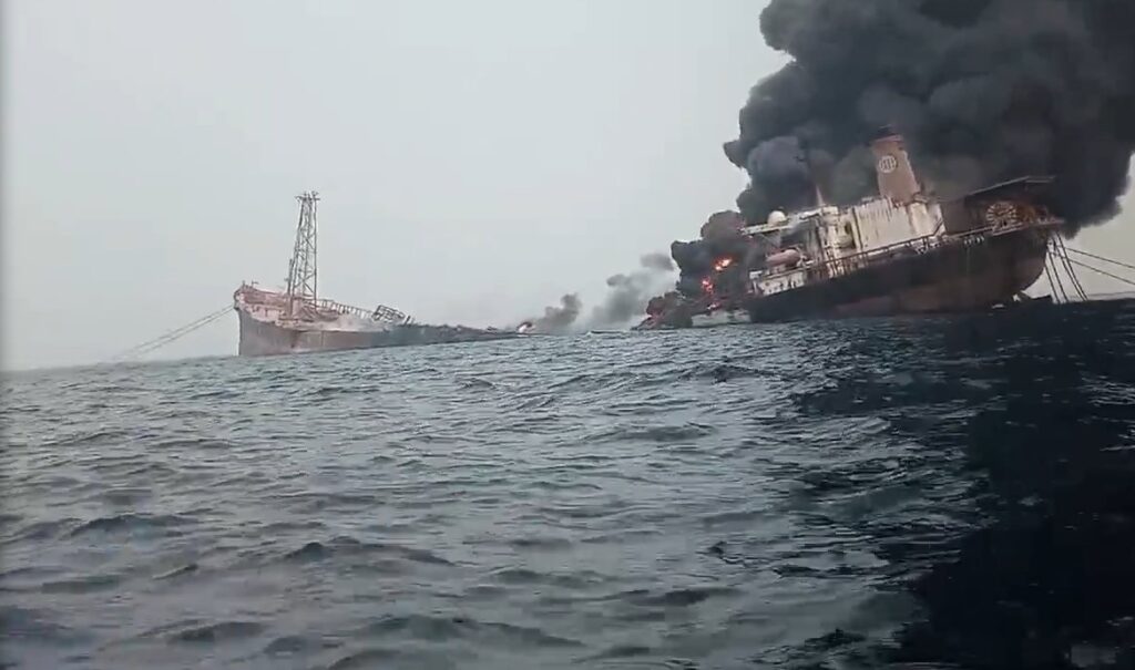 Oil tanker explodes in Nigerian sea