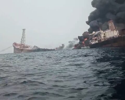 Oil tanker explodes in Nigerian sea