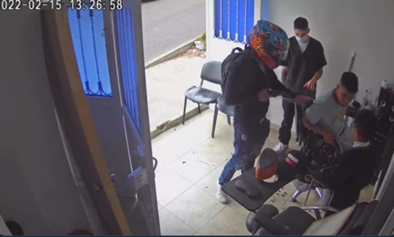 Outrageous assault in a barbershop in the south of Bogotá: even a child was the victim of theft