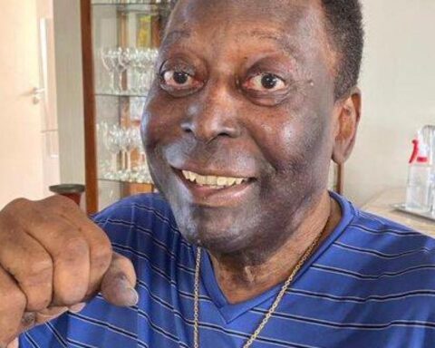 Pelé has seen the Super Bowl in the hospital