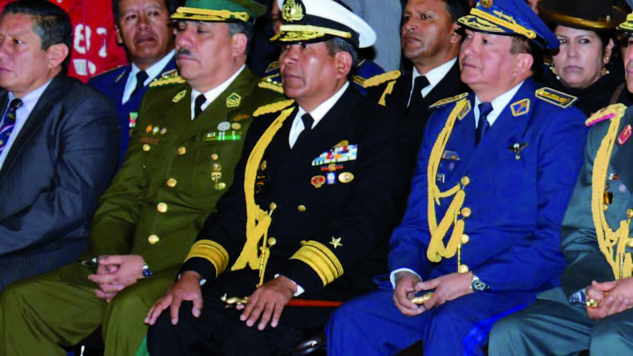 Protector of Alcón was military chief of Evo and president of the Judiciary
