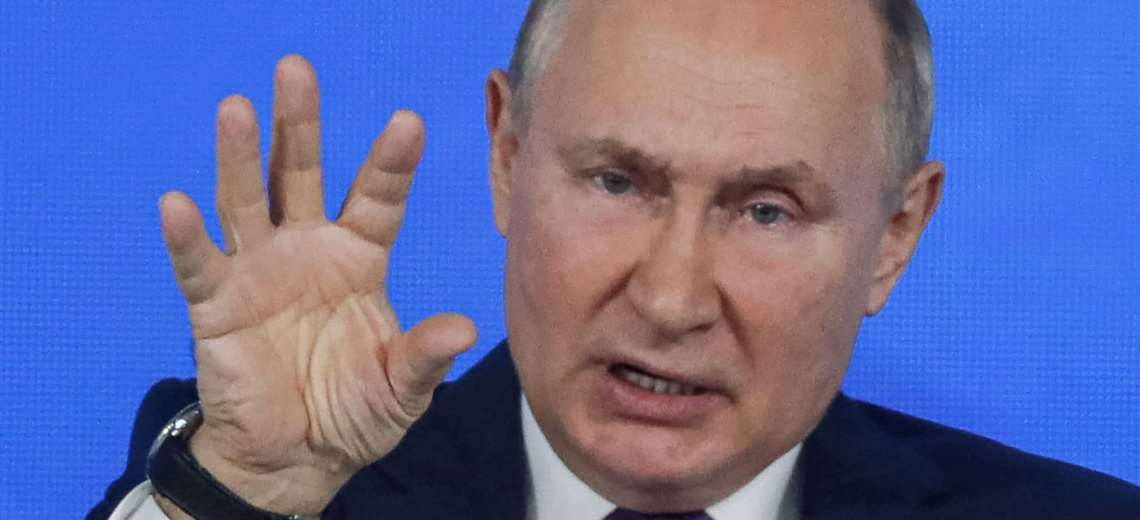 Putin orders the military to place their "deterrent forces" on high alert