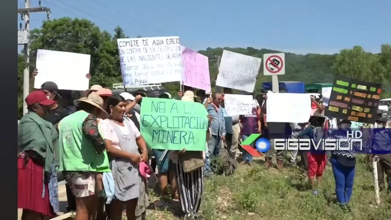 Residents of El Torno give the Government 48 hours to annul the exploitation of limestone