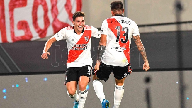 River thrashed Patronato with a hat-trick by Julián Álvarez and recovered his smile