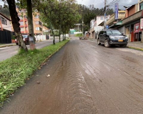 Roads closed by flood in Quito were enabled