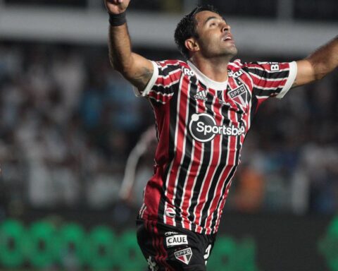 São Paulo tramples Santos and completes 4 games without losing in the State