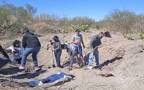 Sonora searchers find grave with remains of at least 50 people