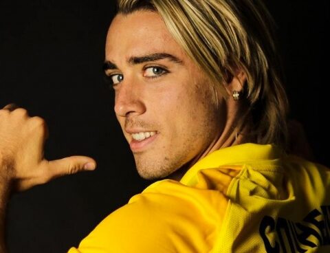 Thanks to diplomatic efforts, two Argentine soccer players managed to be evacuated