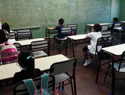 The Buenos Aires Government agreed with teachers an increase of 40% and review in September