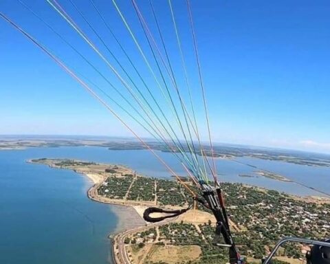 The Paraguayan “sea” also reactivates the economy of the South