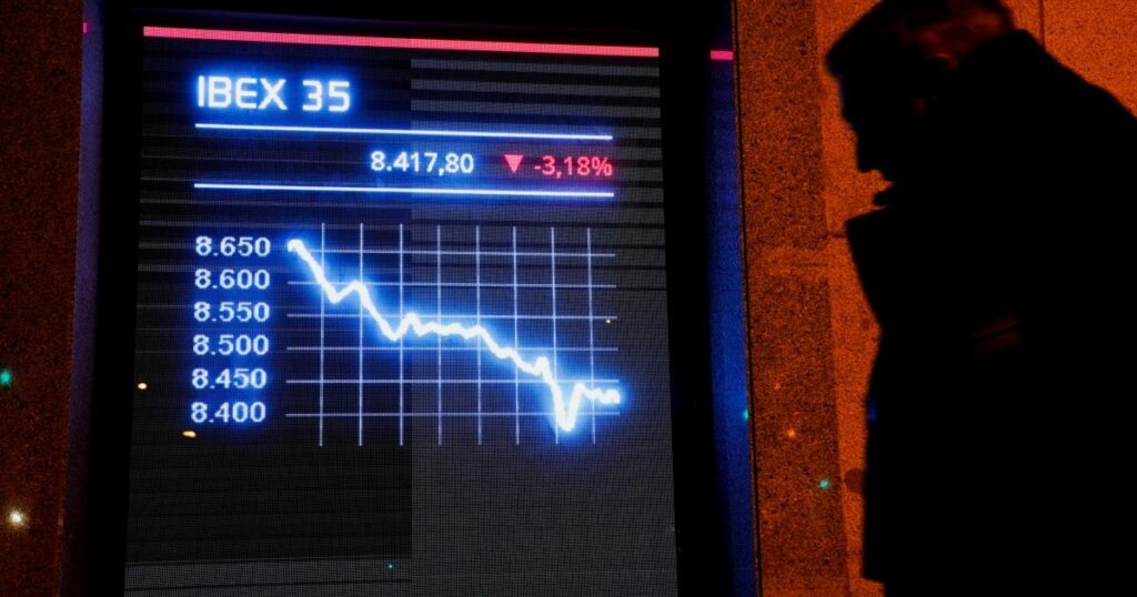 The new sanctions against Russia sink up to 3.05% to world stock markets