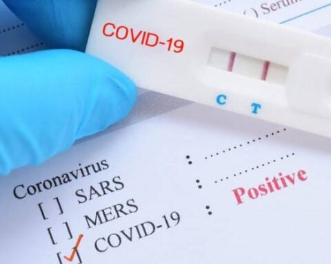 The number of infections and deaths from COVID-19 decreases