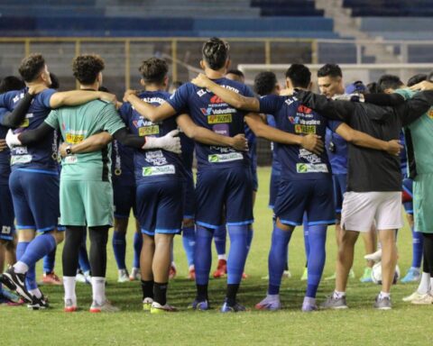 Los jugadores de El Salvador `se plantan' horas antes del partido ante Canadá