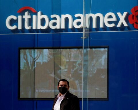 The sale of Banamex and oil will save the Treasury this year