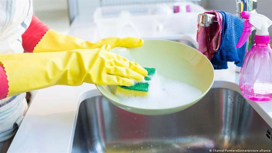 The surprising and real reason why your kitchen sponge is an ideal incubator for bacteria