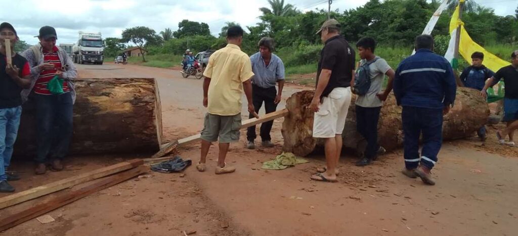 They block the road again in Ascensión de Guarayos