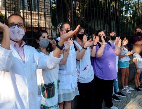 They claim for the building of a school for the deaf for a plan to make it Casa del Vino