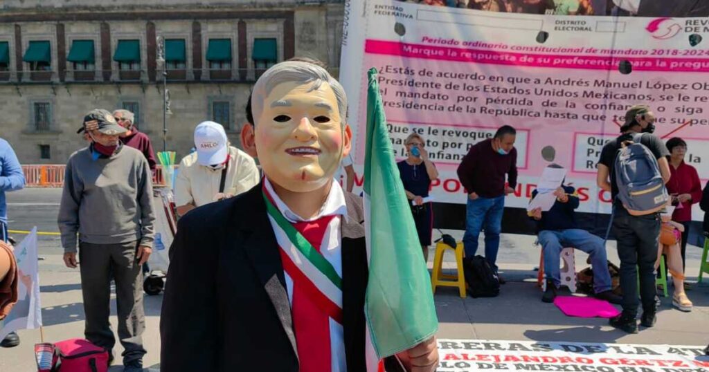 They express support for AMLO almost a month after the revocation consultation