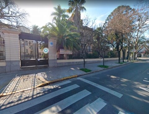 They resist the delivery of a historic deaf school for the Wine District