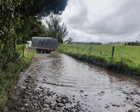 Referencia. Les hacen llegar hasta Tulcán, para luego movilizarlos por las ‘trochas’ rumbo a Colombia, en donde les desvalijan.