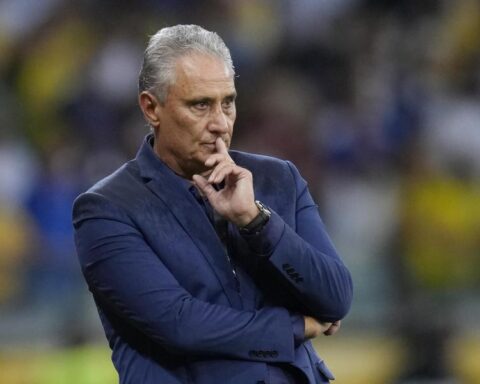 Tite: "A team is not more offensive for having three strikers"