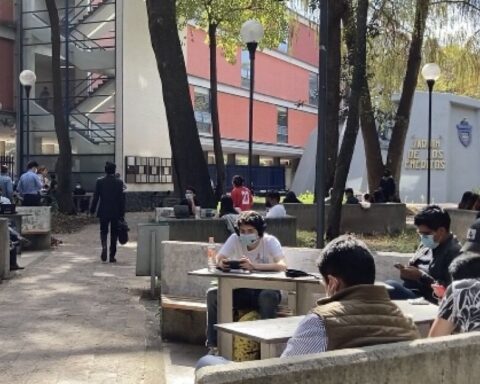 UNAM: with face masks and ventilated spaces, students return to the classroom