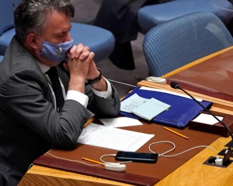 Ukraine asks at the UN that Russia stop the attacks while Kiev suffers explosions