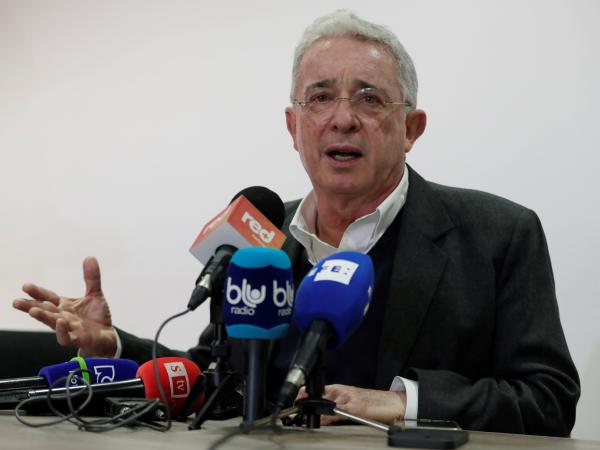 Uribe proposes bonus for workers affected by inflation