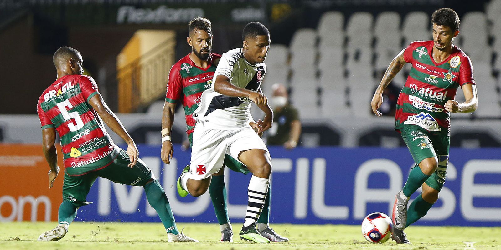 Vasco faces Portuguesa seeking the leadership of the Carioca Championship