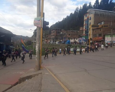 Villagers carry out sacrificial march for districtization in Huancavelica