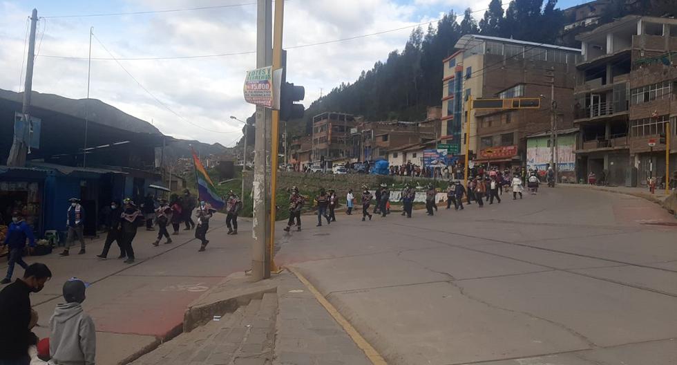 Villagers carry out sacrificial march for districtization in Huancavelica