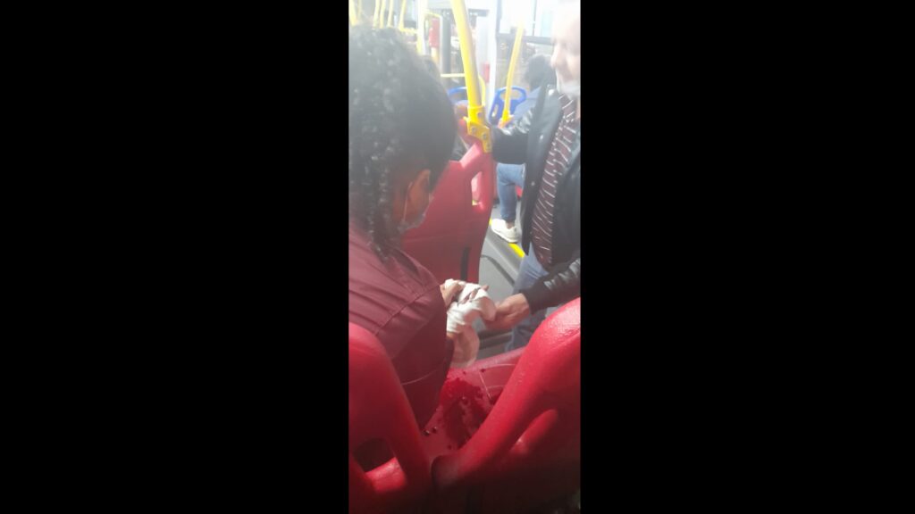 Woman was injured in the middle of an assault on a SITP bus in Bogotá