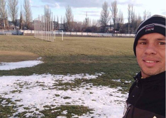 "my suitcase is packed"says Paraguayan soccer player stranded in Ukraine