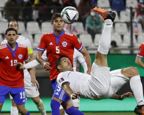 0-2: Luis Suárez, top scorer in the South American qualifiers