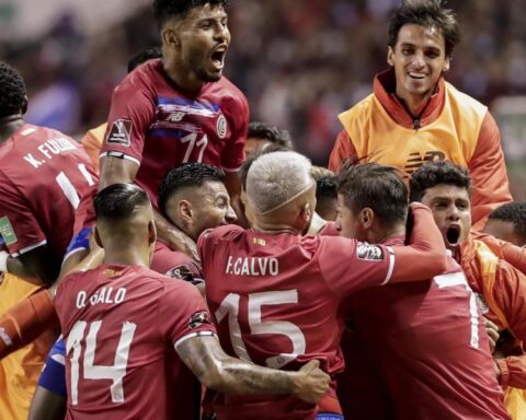 1-0: Costa Rica sneaks into the playoff zone