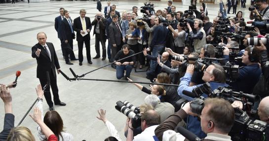 Bloomberg announces suspending work of journalists in Russia