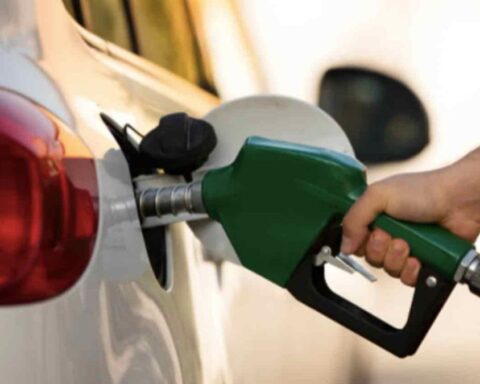 Premium gasoline exceeds 29 pesos per liter in CDMX