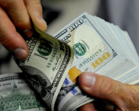 Dollar today: how much is the foreign currency trading for this Friday, March 25